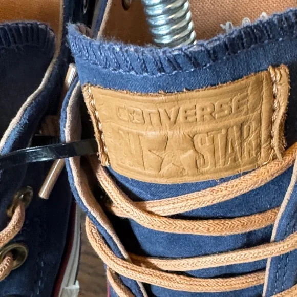 Converse Navy and Tan Sneakers, Women’s Sz 9 - Picture 7 of 13
